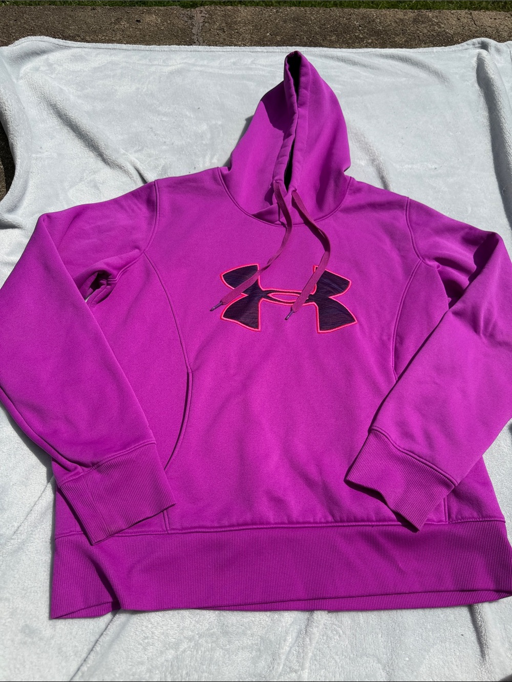 Under Armour Bright Fuchsia Pullover Hoodie with Black Logo